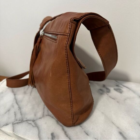 HOBO Brown Leather Shoulder Bag with Slouchy Design - Picture 4 of 16